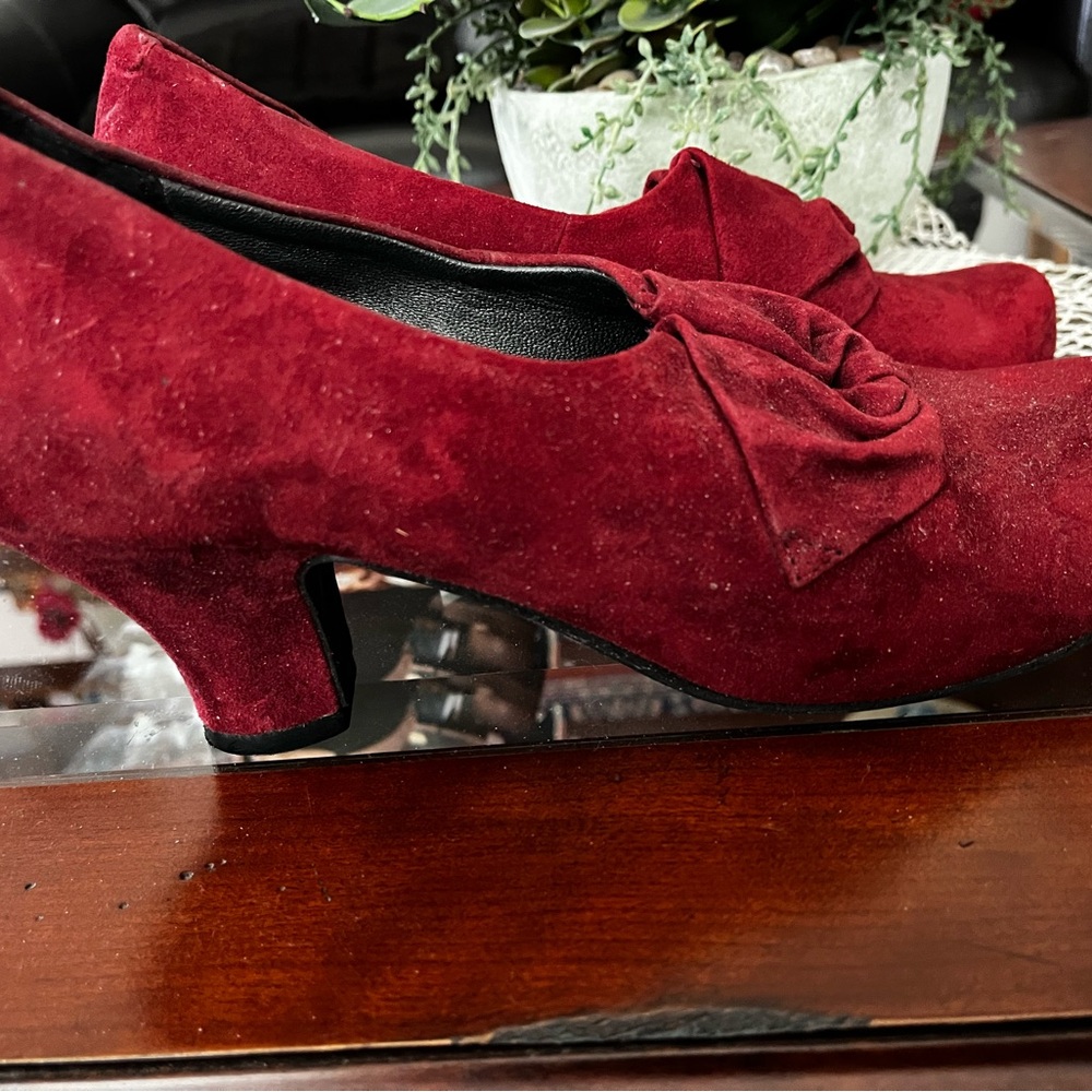 Hotter Red Donna Pumps US Size 8.5Vintage Style 2 Inch Heels Suede Like New